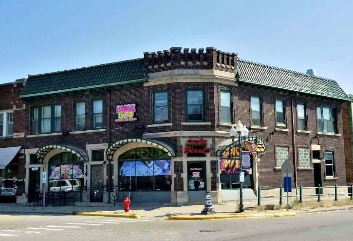1 Nippersink Blvd., Fox Lake, Illinois