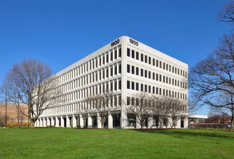 1900 Spring Road, Oak Brook, Illinois
