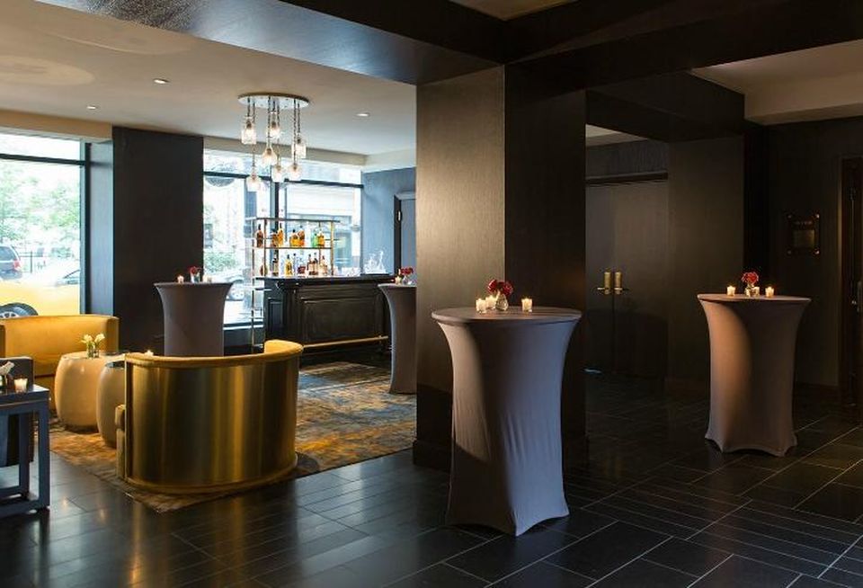 The main floor lobby at the Hotel Allegro, 171 West Randolph Street, Chicago