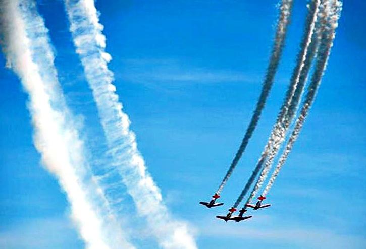 A flyby from the 2015 Chicago Air & Water Show