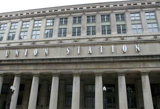 The outside facade of Union Station, Chicago, IL