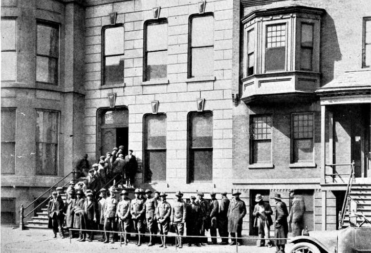 Men Line Up Outside The Chicago Urban League At 3032 South Wabash Ave. In Bronzeville In 1922. Historic Chicago Photos