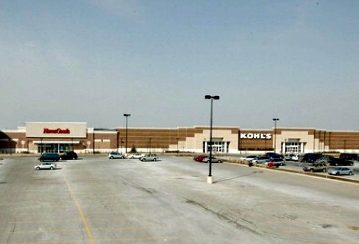 Woodscreek Commons, Algonquin, IL faces an uncertain future after Rubloff missed a $29M mortgage payment.