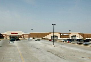 Woodscreek Commons, Algonquin, IL faces an uncertain future after Rubloff missed a $29M mortgage payment.