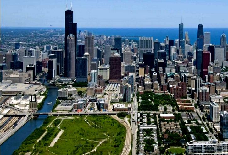 Related Midwest's riverfront property in Chicago's South Loop.
