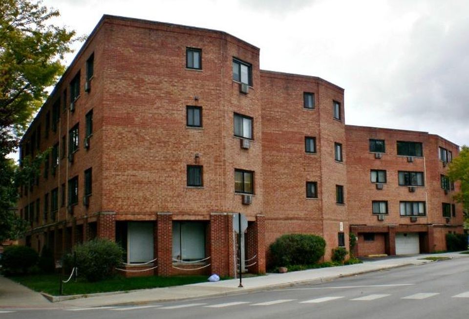 7245 North Rogers Avenue, Chicago