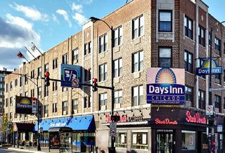 Oxford Capital bought the Days Inn Chicago and plans on redeveloping the 133-key hotel,