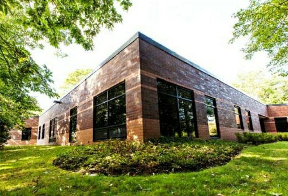 Suburban Chicago office real estate