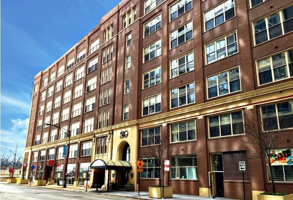 540 North Lake Shore Drive, Chicago