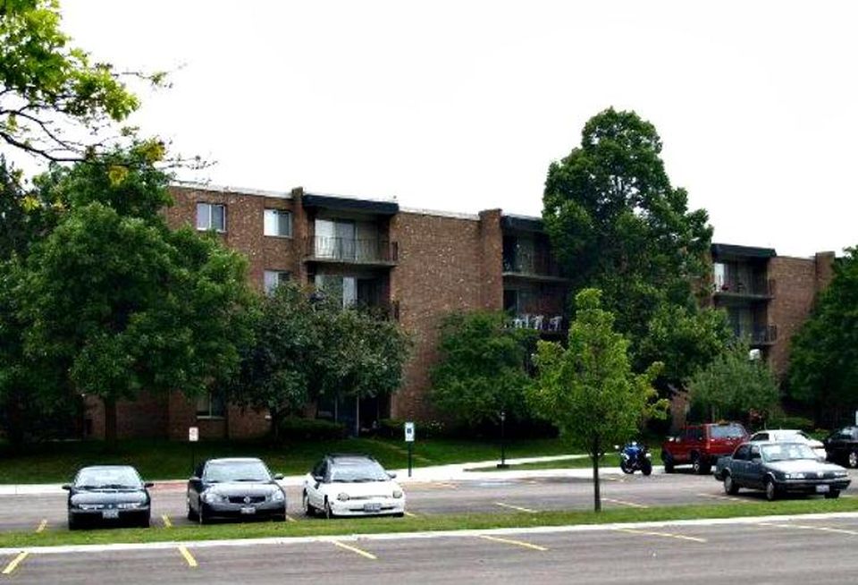 Stonebridge Apartments, Arlington Heights, IL