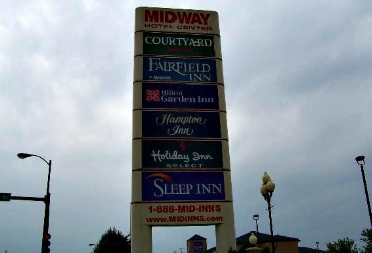 A sign listing the hotels at Midway Hotel Complex, Chicago