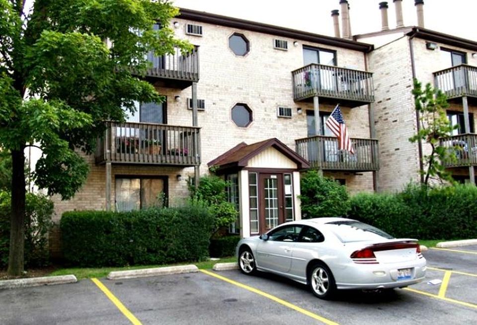 1837 Goodwin Drive, Palatine, Illinois