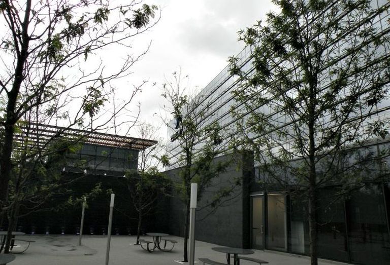 The recessed outdoor pavilion at Zurich North America HQ, Schaumburg, IL.