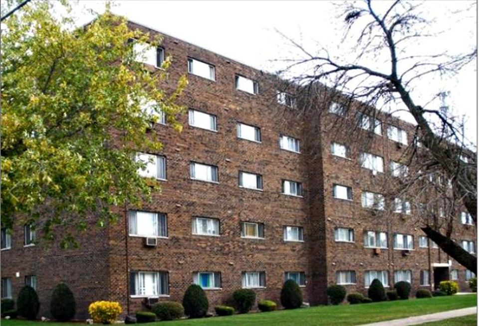 Indian Trail Apartments, Chicago