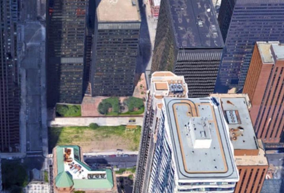This vacant lot near Aon Center in Chicago just exited foreclosure