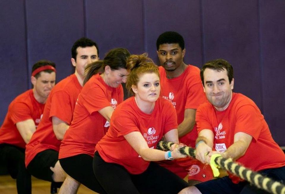 Team CIBC competes in the tug of war challenge – one of six events in the inaugural JDRF Illinois Real Estate Games.
