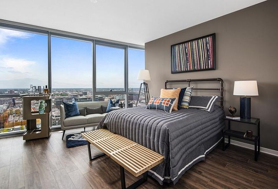 727 West Madison Studio