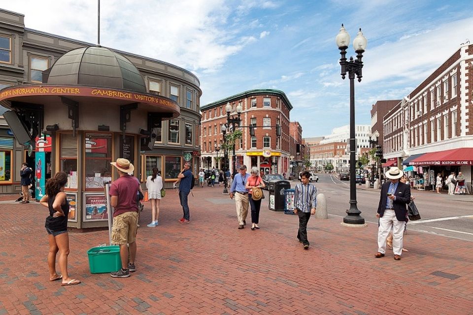 Harvard_Square_in_Cambridge,_Massachusetts