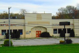 Closed Chuck E Cheese