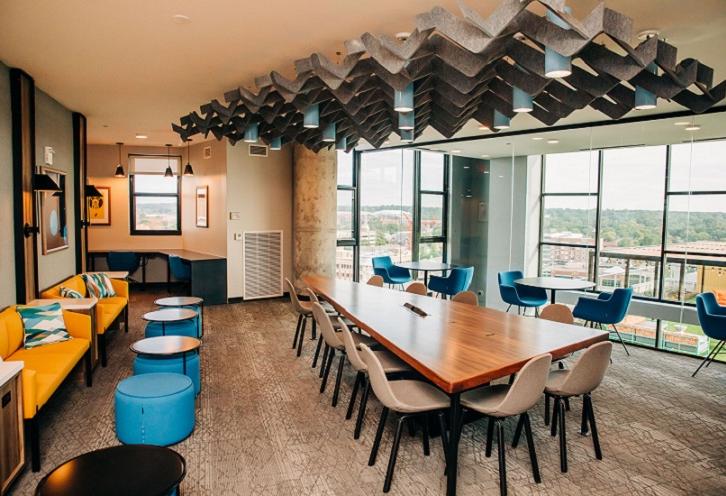 Rise on Chauncey Lounge 