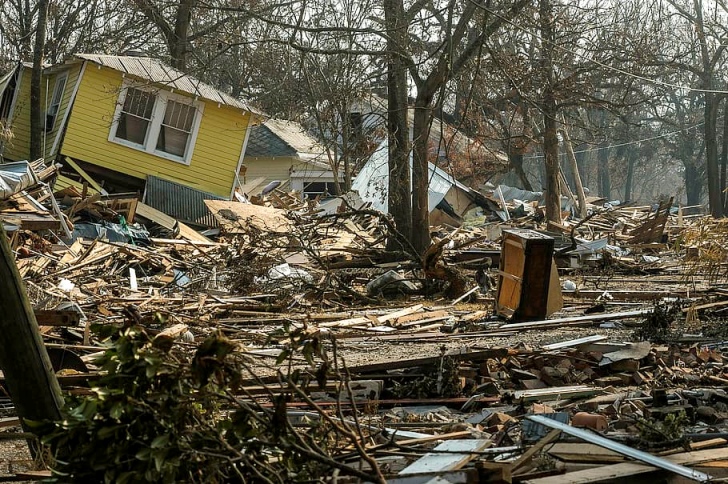 biloxi-damage-houses-hurricane