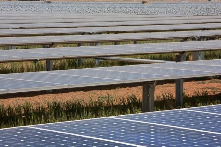 Sunpower's Solar Star Farm is located on farmland in Antelope Valley near Lancaster, CA. 