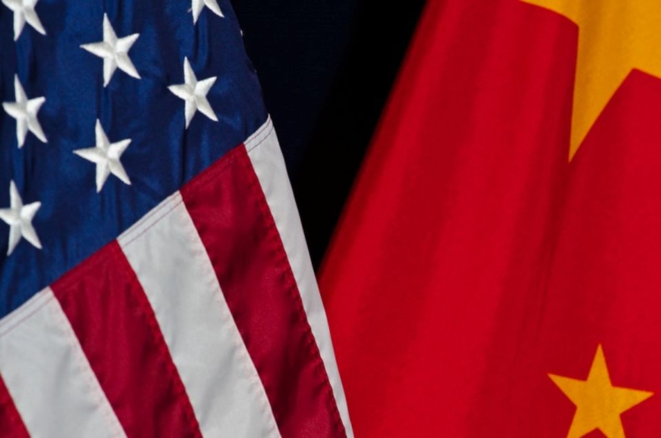 us-china flags