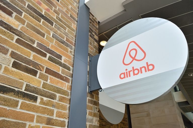 Airbnb And Niido