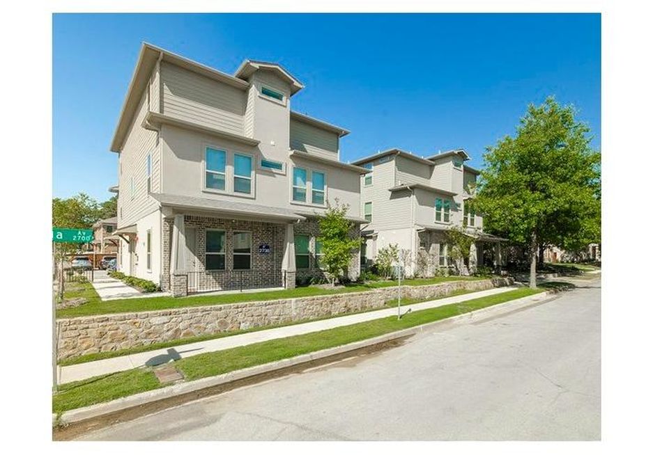 CBRE Capital Markets arranged $38M in permanent financing for the recapitalization of two student housing properties adjacent to the campuses of TCU and Baylor. CBRE’s Benjamin Roelke arranged a combination of long-term fixed and floating rate loans on behalf of Newsome Development. The financing was provided through CBRE’s Fannie Mae Delegated Underwriting and Servicing (DUS) program for the 117-unit Village East at 2737 Merida Ave. in Fort Worth.