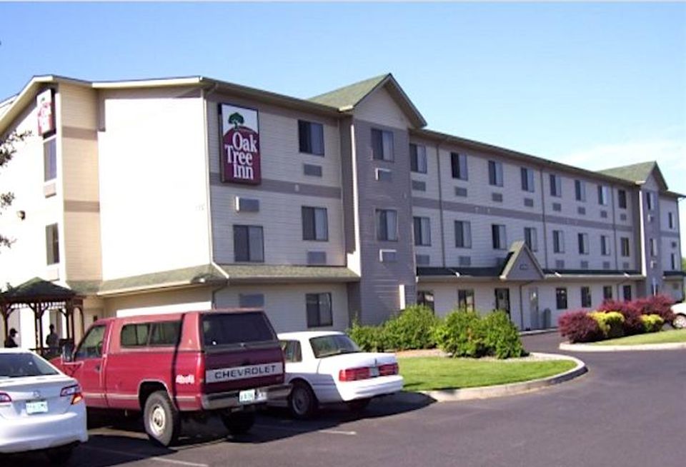 Oak Tree Inn in Hermiston, Oregon