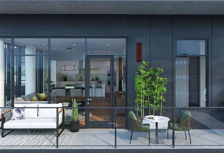 Eveq balcony