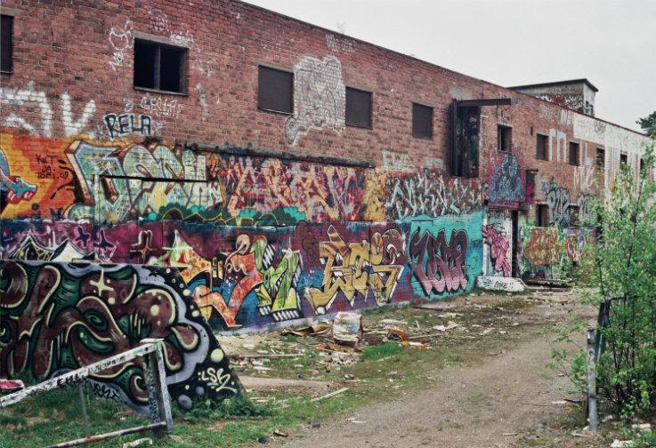 Graffiti, virtual graffiti, augmented reality