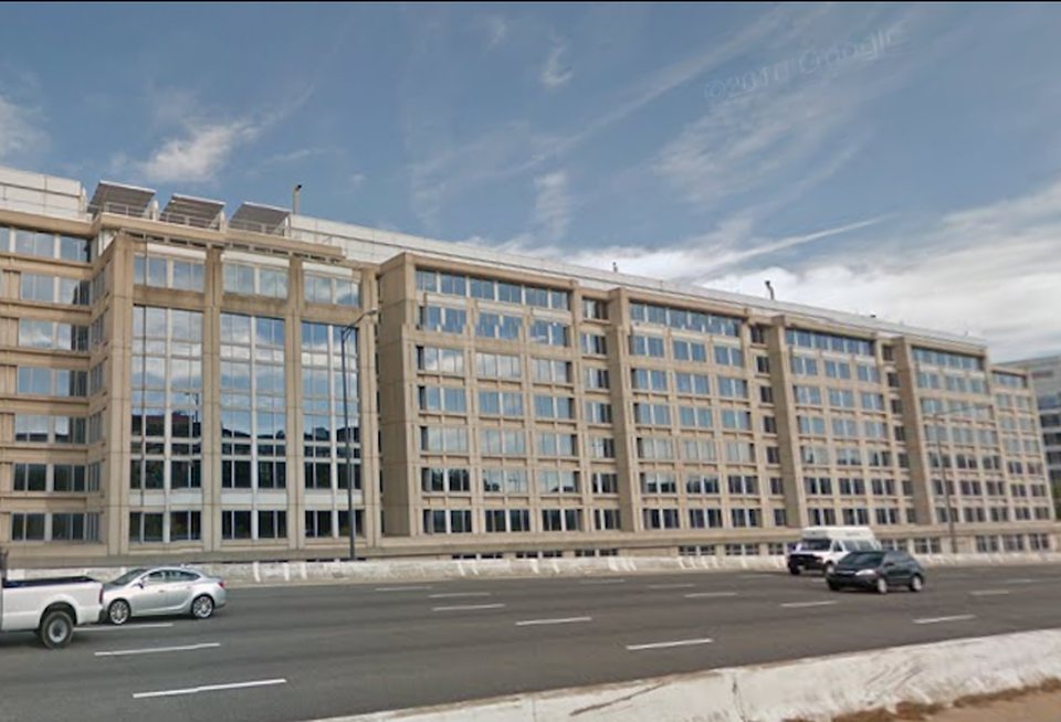 300 E St SW