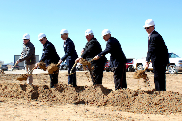 76 Commerce Center Breaks Ground