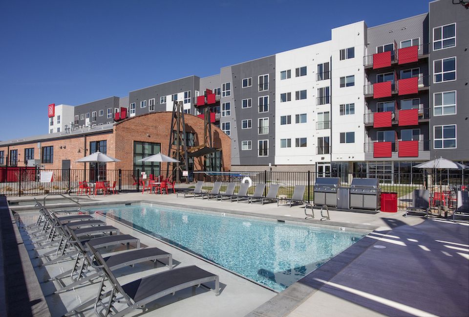 CBRE represented the Littleton Capital Partners in the sale of the property.