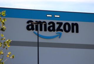Amazon Building 1.2M SF Distribution Facility In Aurora