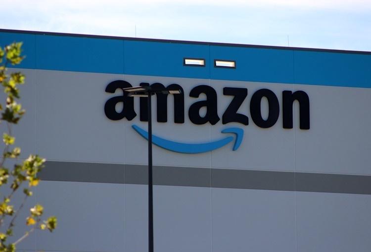 amazon warehouse1
