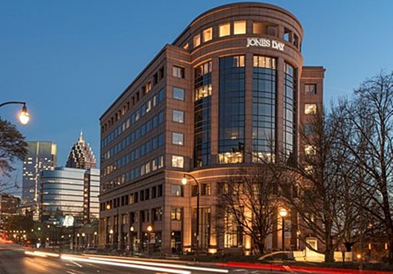 Pershing Park Plaza