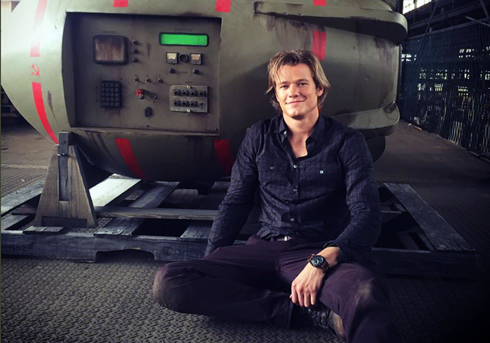 Lucas Till Angus MacGyver