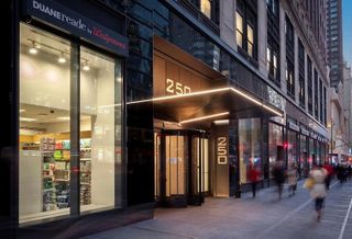 NYC Retail Rents Fell 20% In The First Quarter Of The Year 