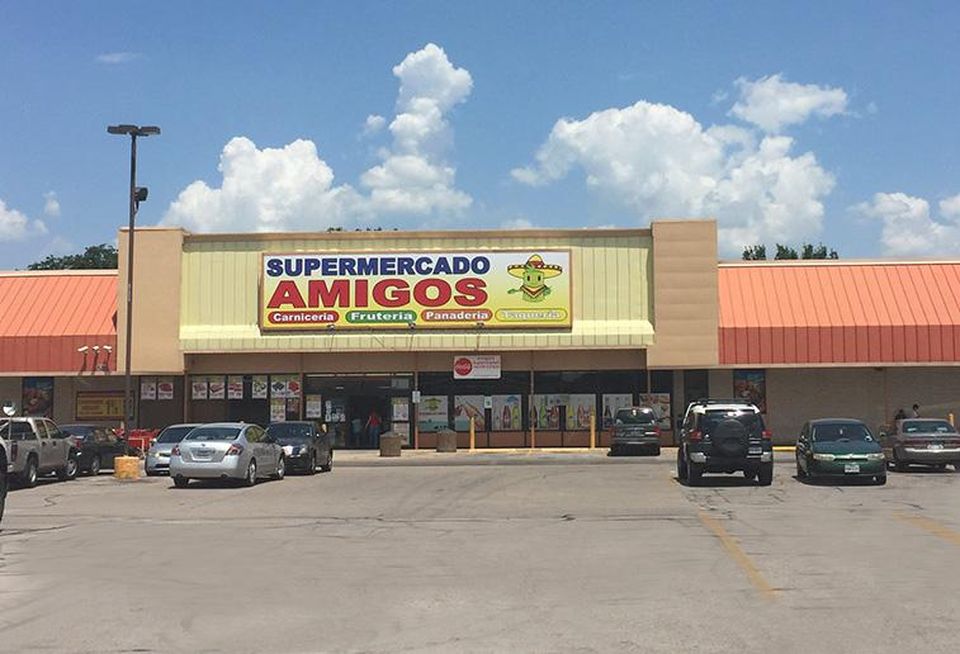 Quine & Associates leased 23k SF at the Irving Shopping Center. Derek Jarrell of Quine & Associates, Inc. brokered the deal with Supermercado Amigos.