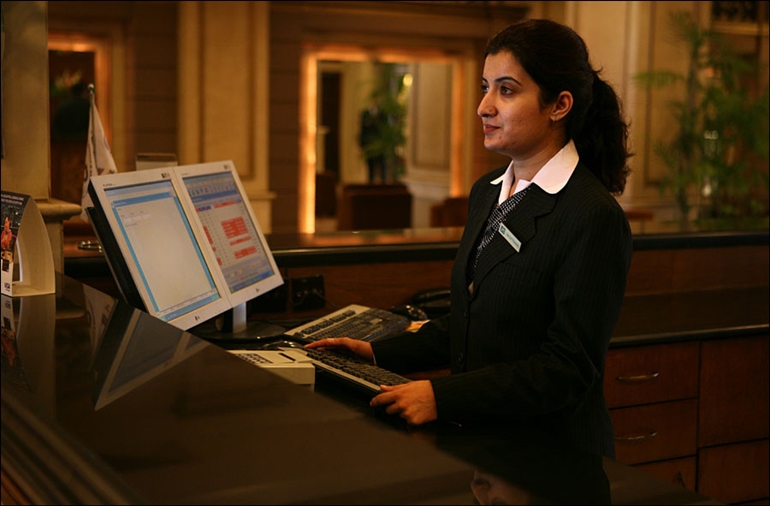 desk clerk