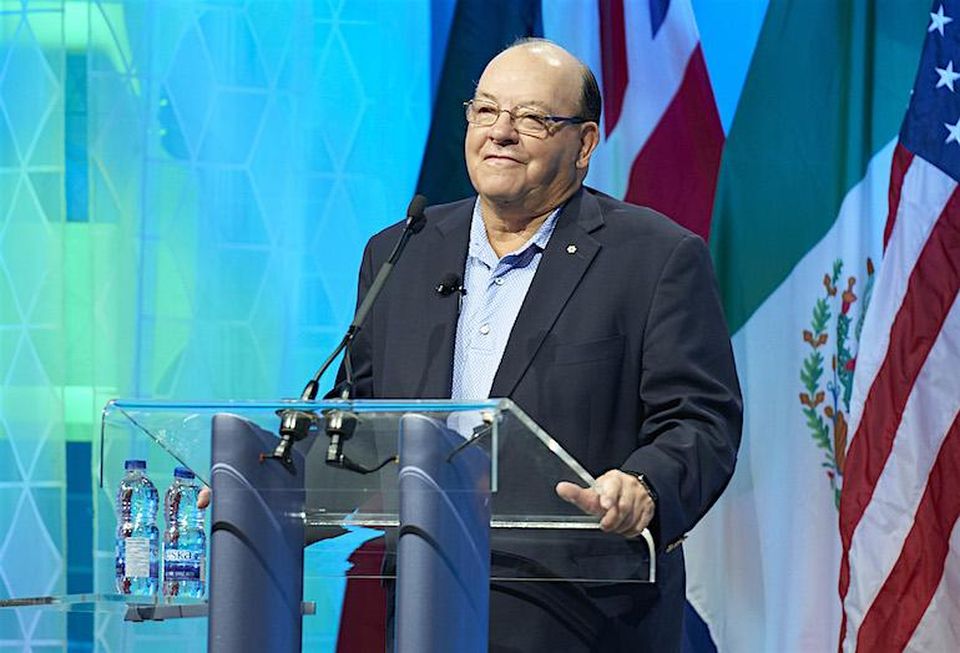 Scotty Bowman at the Avison Young AGM
