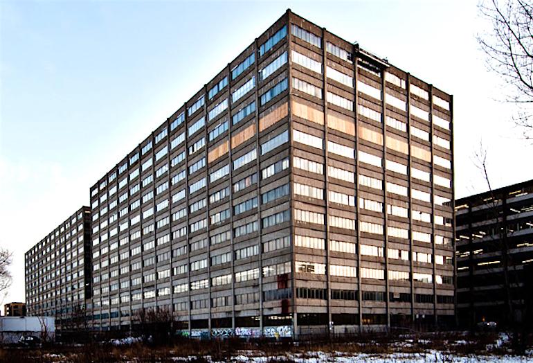 5445 Avenue De Gaspé in Montreal