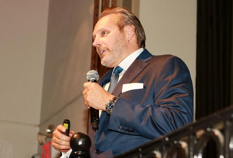 Bob Knakal