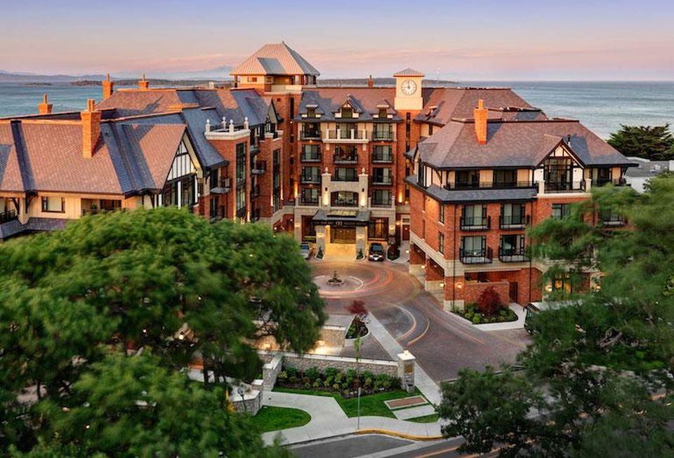 Oak Bay Beach Hotel in Victoria