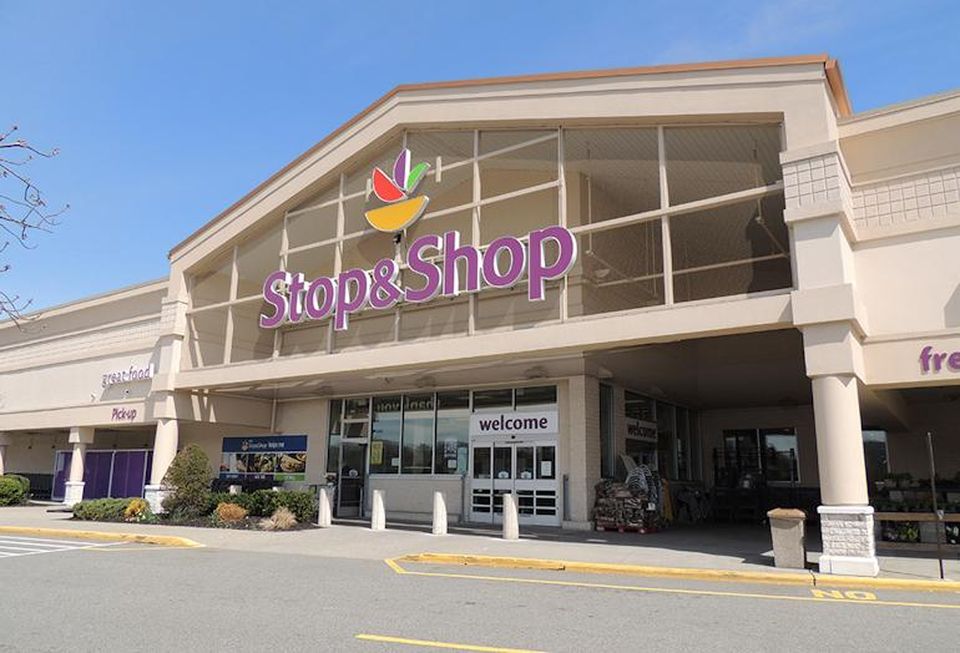 Stop & Shop at Plaza 23 in Pompton Plains, NJ