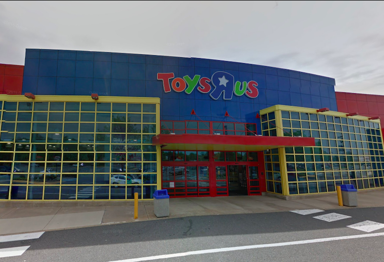 Toys R Us Fair Lakes Shopping Center