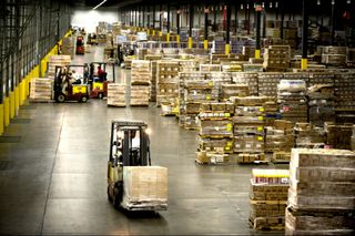 Warehouse, industrial, distribution center
The average height of warehouses and distribution centers has risen nine feet in the past 50 years.
A newer big-box warehouse.