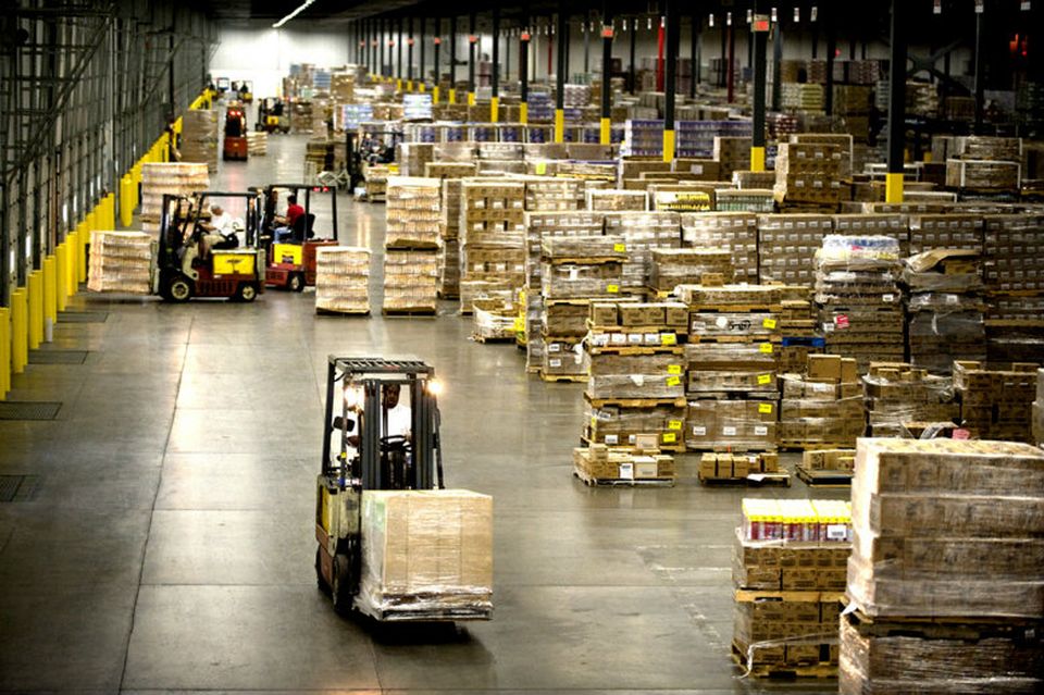 Warehouse, industrial, distribution centerThe average height of warehouses and distribution centers has risen nine feet in the past 50 years.A newer big-box warehouse.